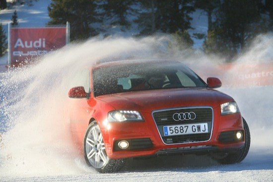 Vídeo: Conducción en nieve con Audi Driving Experience