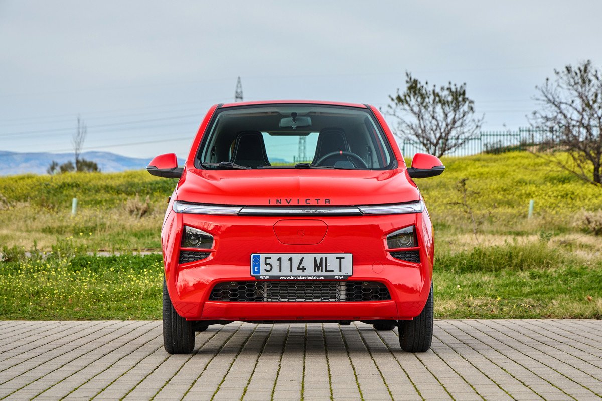 Invicta lanza dos cuatriciclos eléctricos, Pony y Pocco: precios, autonomía y prueba
