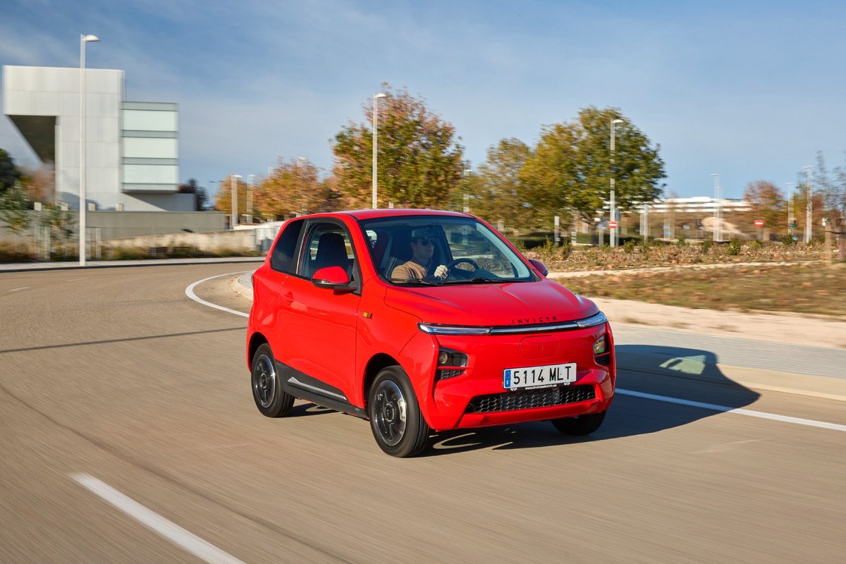 Invicta lanza dos cuatriciclos eléctricos, Pony y Pocco: precios, autonomía y prueba