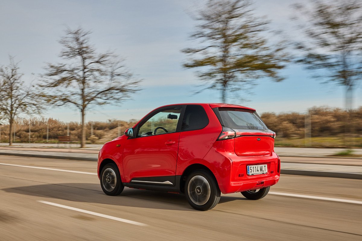Invicta lanza dos cuatriciclos eléctricos, Pony y Pocco: precios, autonomía y prueba