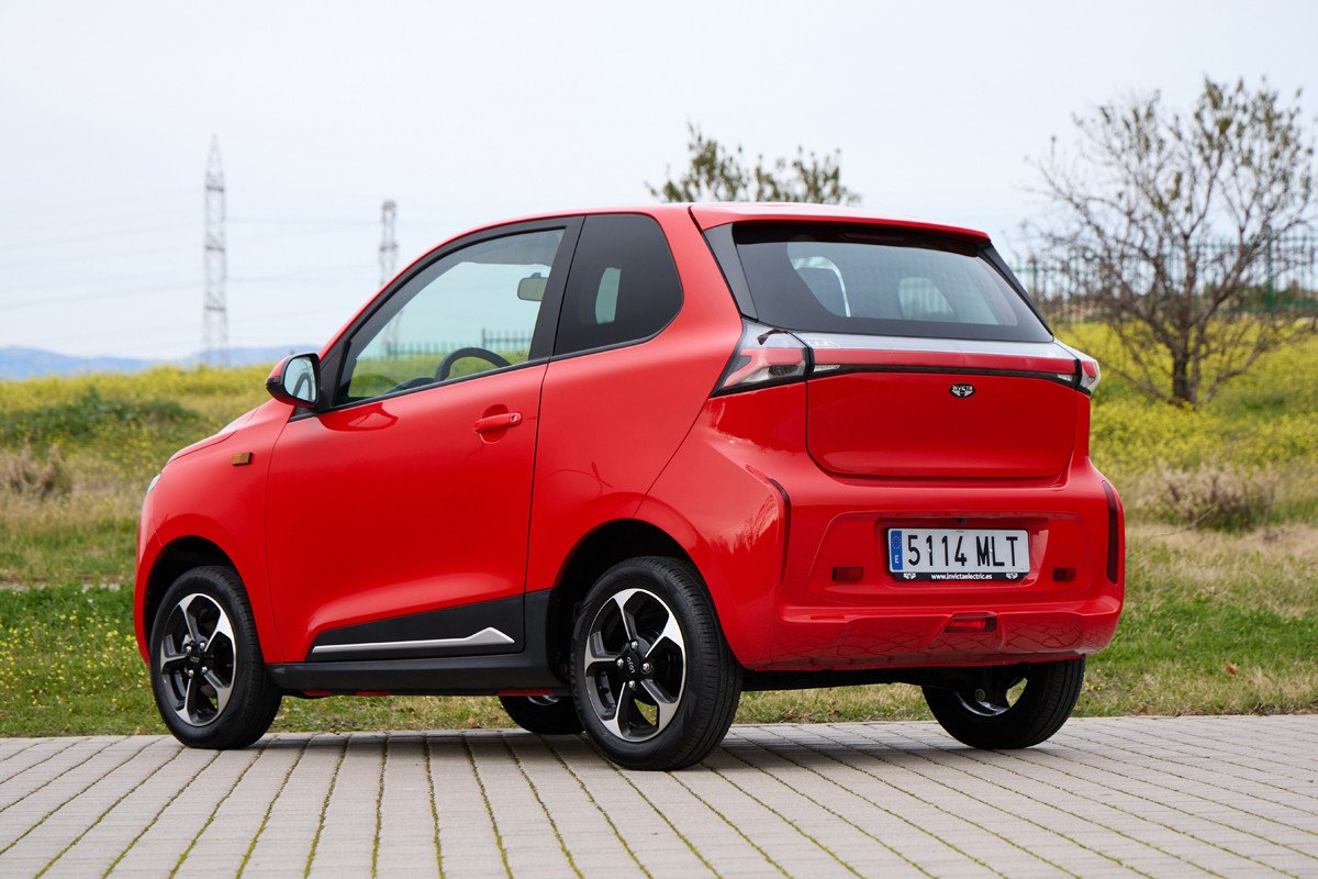Invicta lanza dos cuatriciclos eléctricos, Pony y Pocco: precios, autonomía y prueba