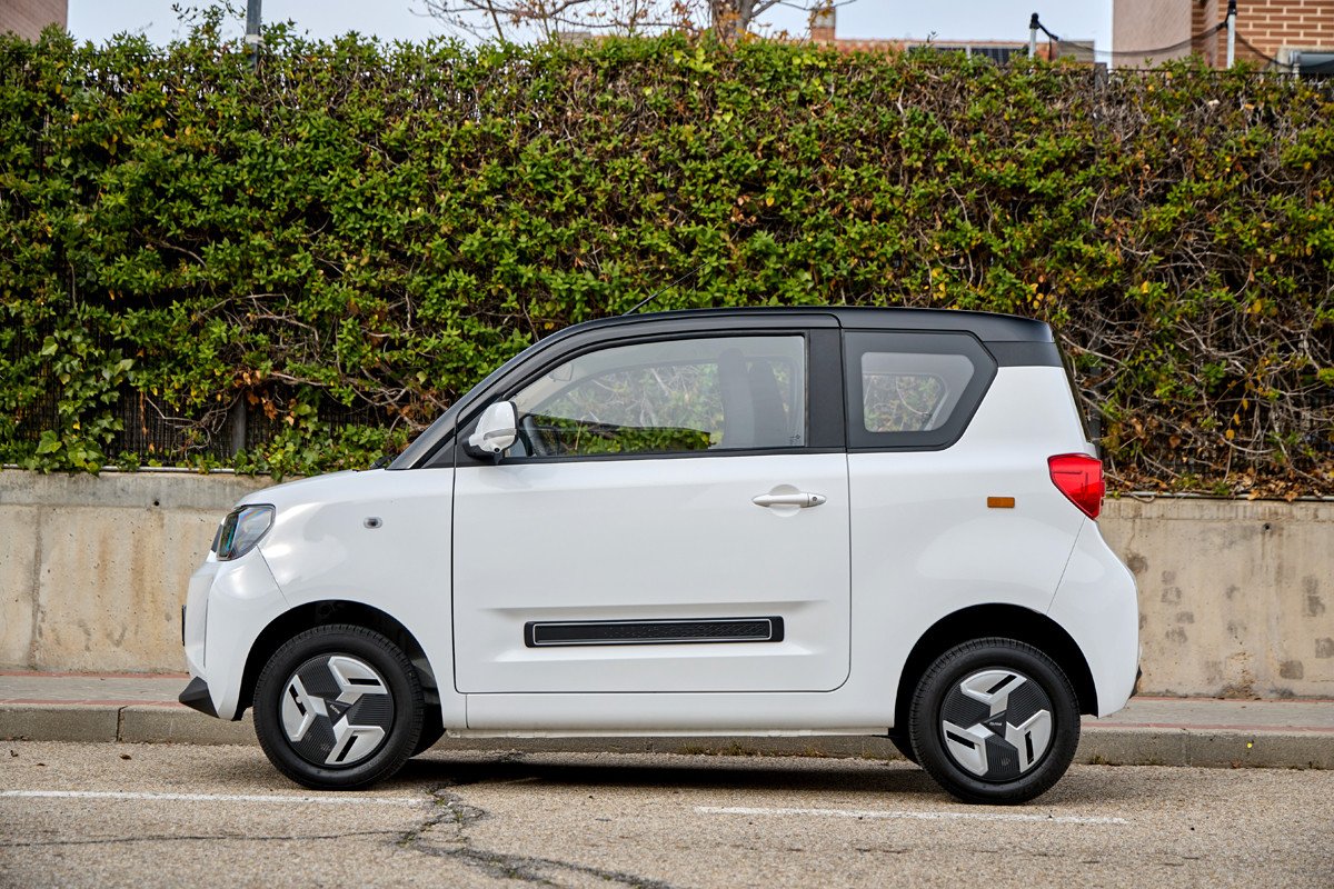 Invicta lanza dos cuatriciclos eléctricos, Pony y Pocco: precios, autonomía y prueba