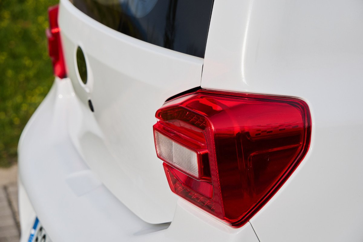 Invicta lanza dos cuatriciclos eléctricos, Pony y Pocco: precios, autonomía y prueba