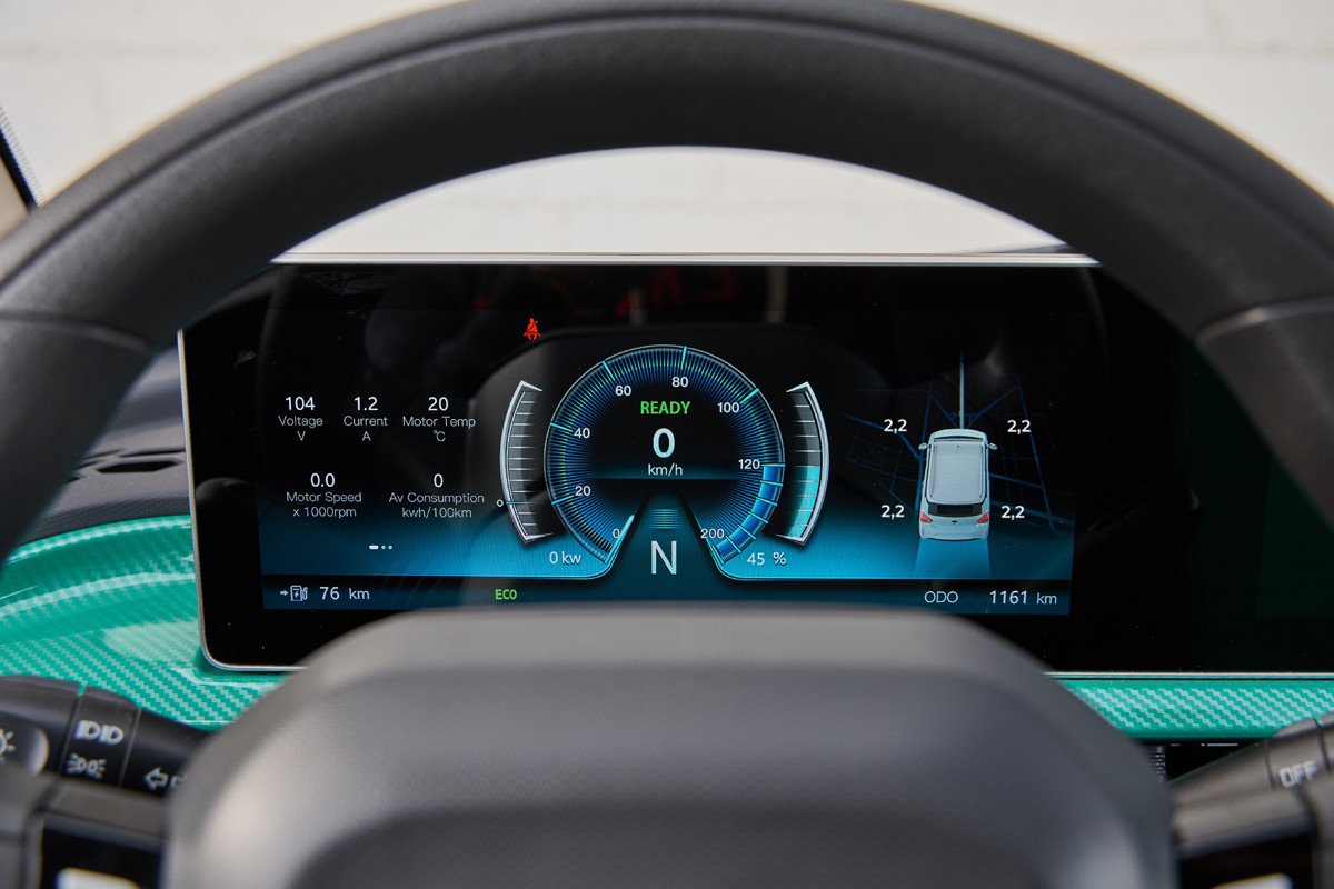 Invicta lanza dos cuatriciclos eléctricos, Pony y Pocco: precios, autonomía y prueba