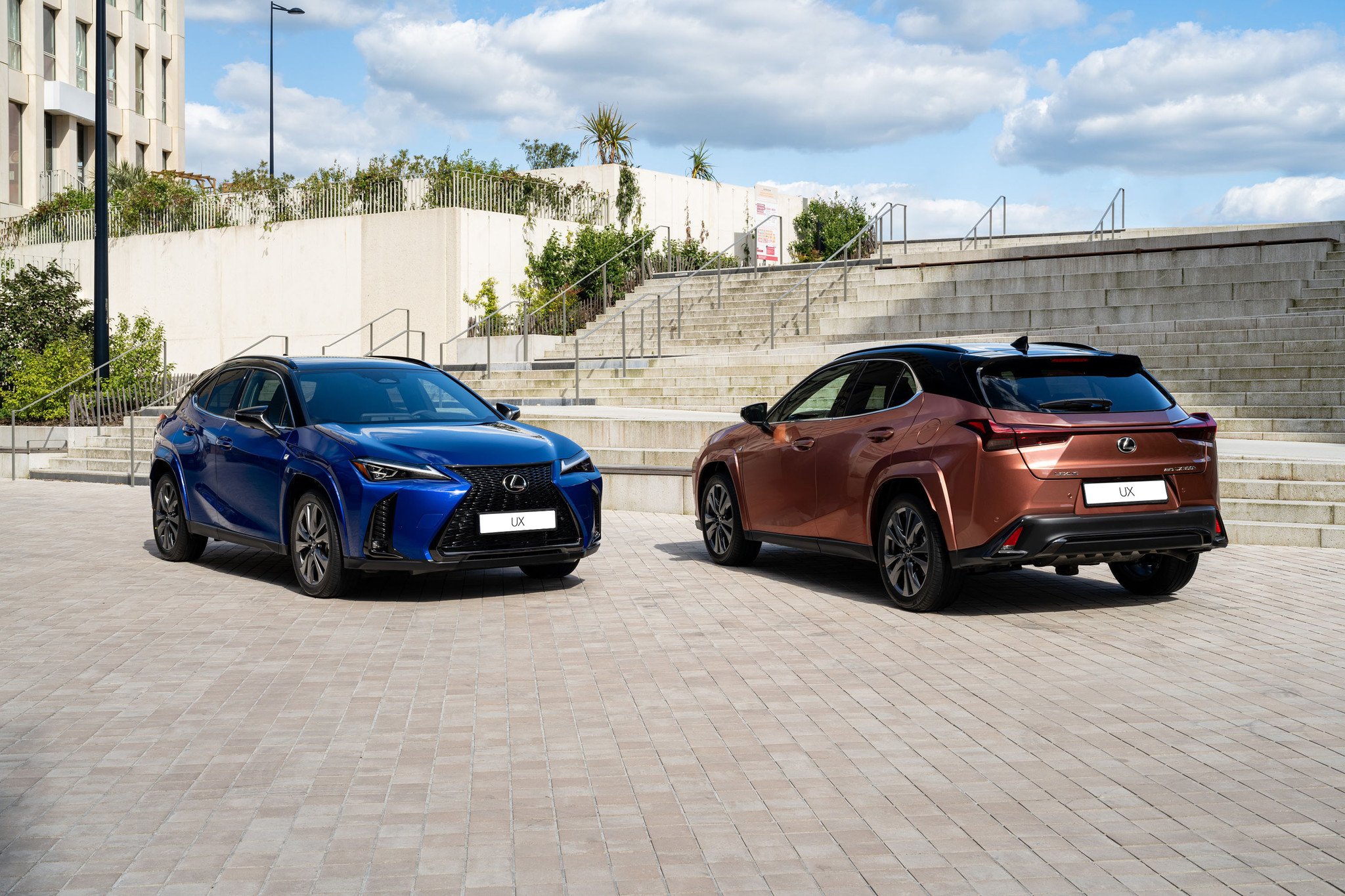 Lexus UX 300h (1)