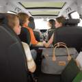 10 consejos para evitar que te multen por llevar los regalos en el coche