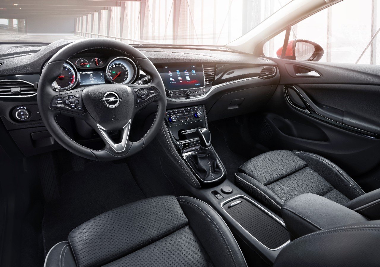 Opel Astra BiTurbo CDTI: 160 CV para un diésel dinámico y de bajo consumo