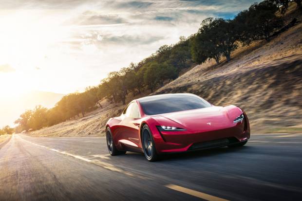 Tesla Roadster: promete 1.000 km de autonomía con una máxima de 400 km/h ¿te lo crees?