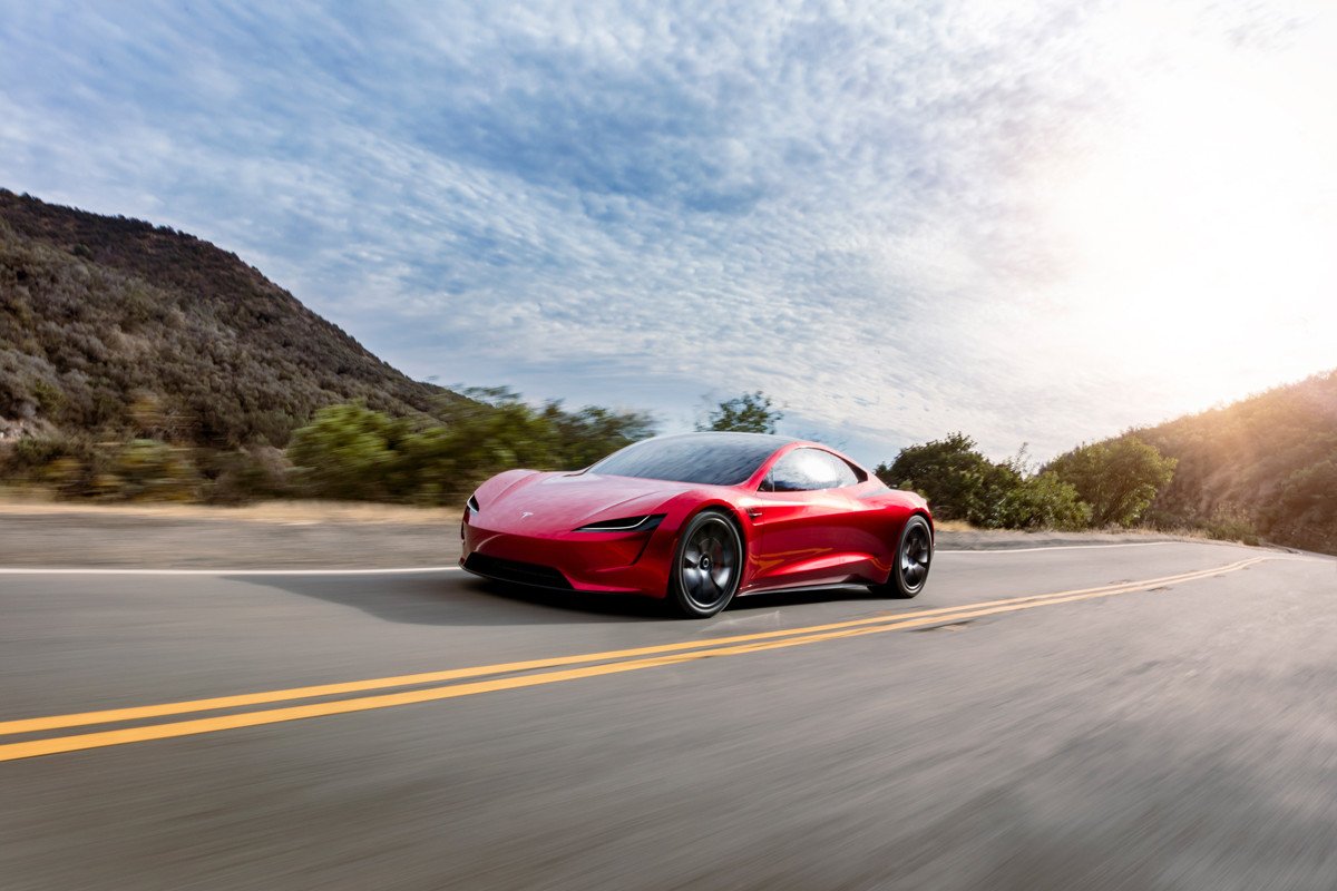 Tesla Roadster: promete 1.000 km de autonomía con una máxima de 400 km/h ¿te lo crees?