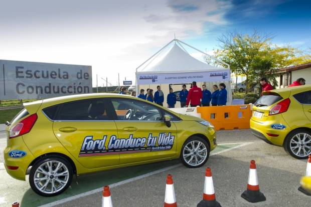 400 jóvenes son ahora conductores más seguros gracias a Ford
