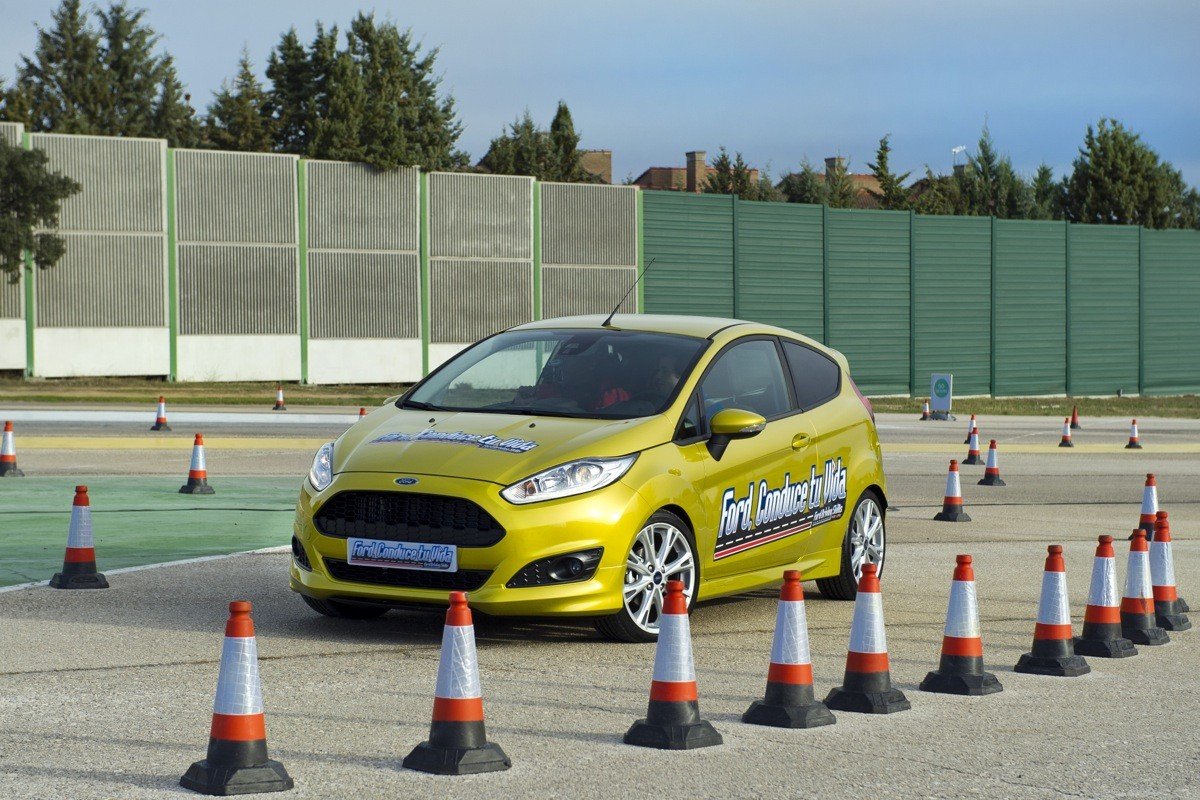 400 jóvenes son ahora conductores más seguros gracias a Ford