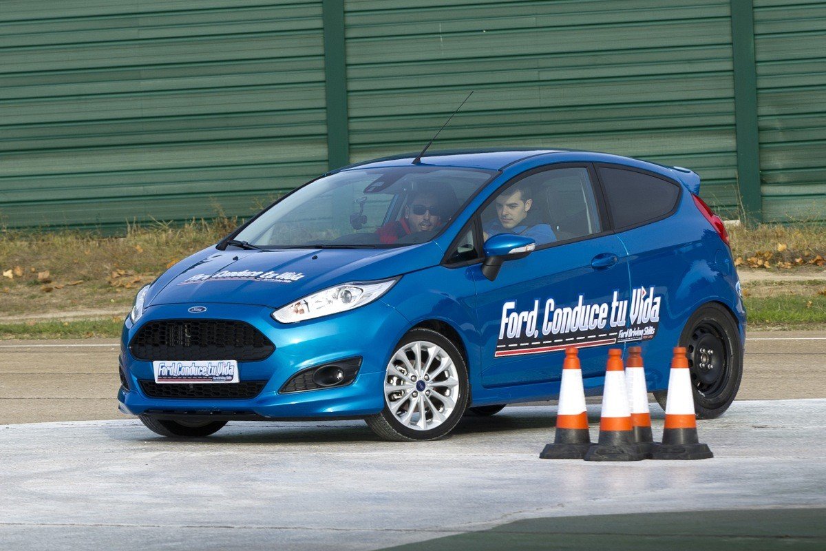 400 jóvenes son ahora conductores más seguros gracias a Ford