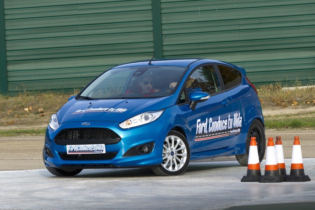 400 jóvenes son ahora conductores más seguros gracias a Ford