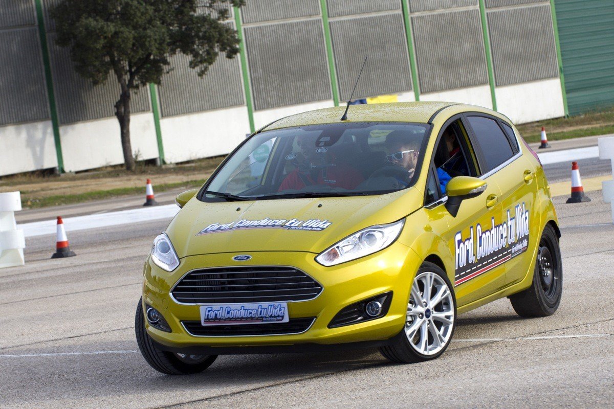 400 jóvenes son ahora conductores más seguros gracias a Ford