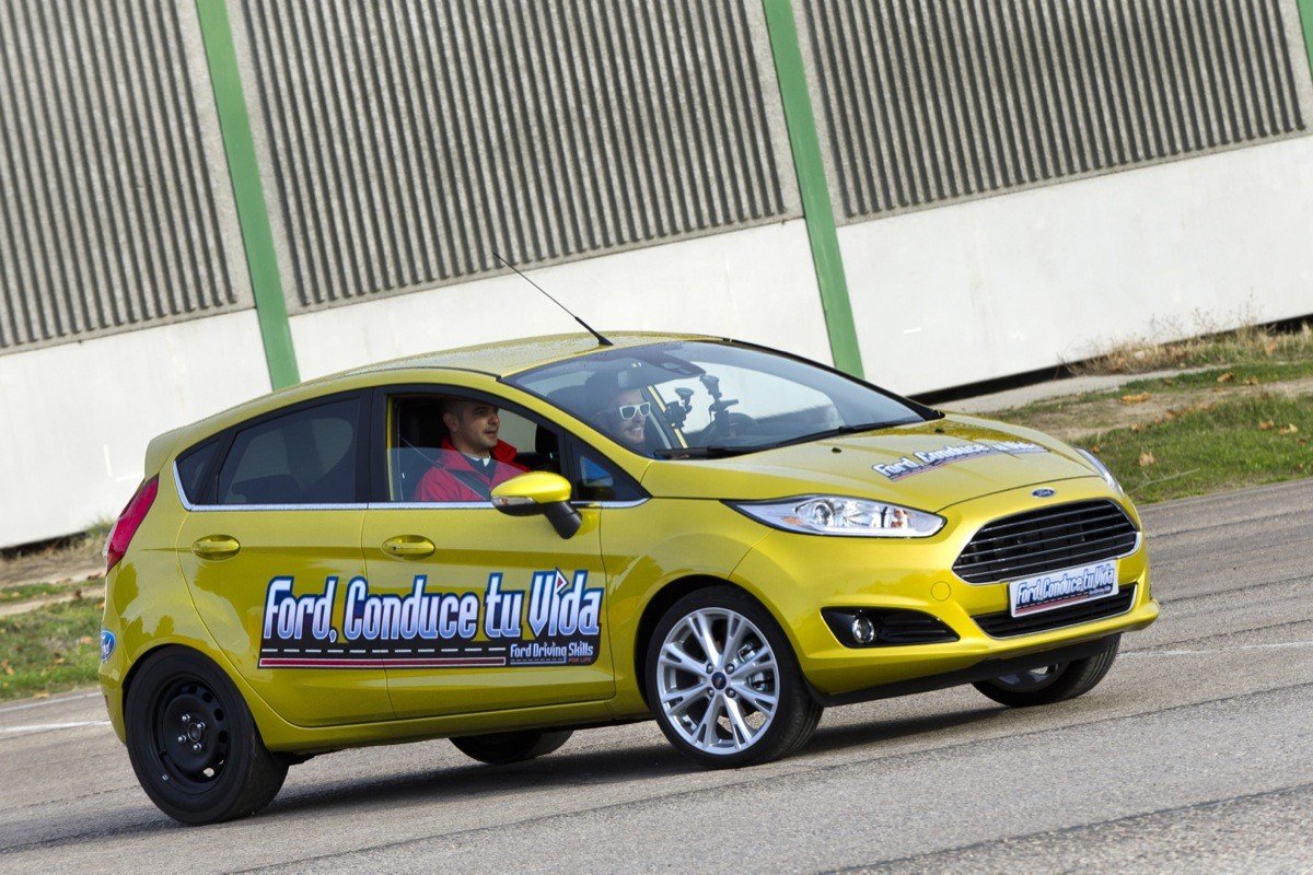 400 jóvenes son ahora conductores más seguros gracias a Ford