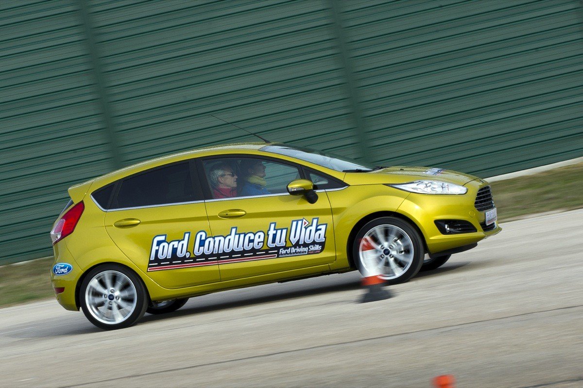 400 jóvenes son ahora conductores más seguros gracias a Ford