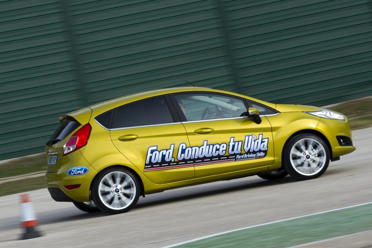 400 jóvenes son ahora conductores más seguros gracias a Ford