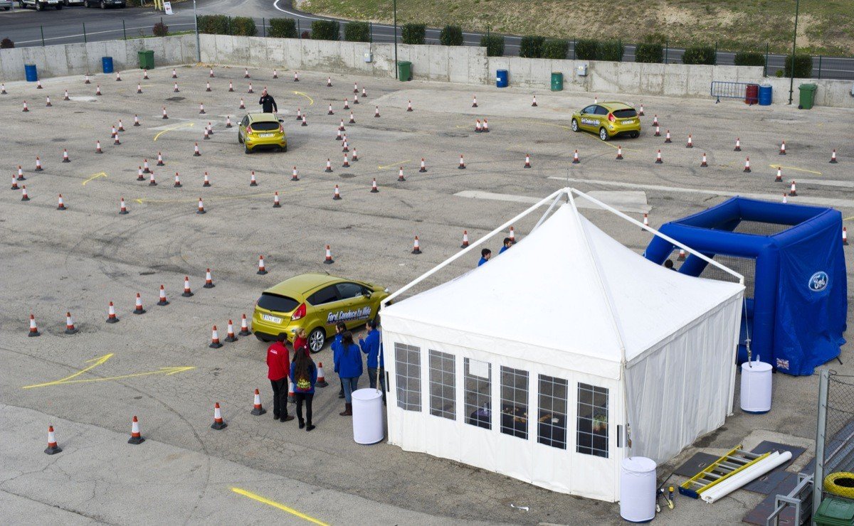 400 jóvenes son ahora conductores más seguros gracias a Ford