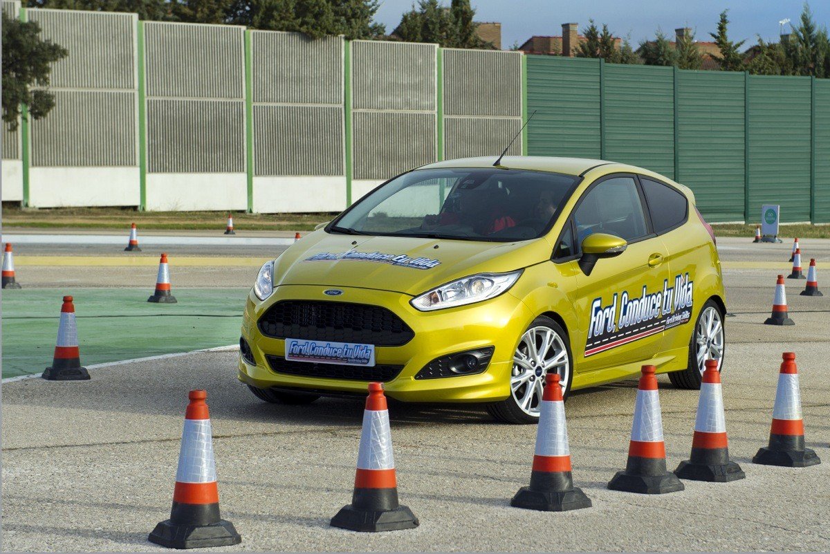 400 jóvenes son ahora conductores más seguros gracias a Ford