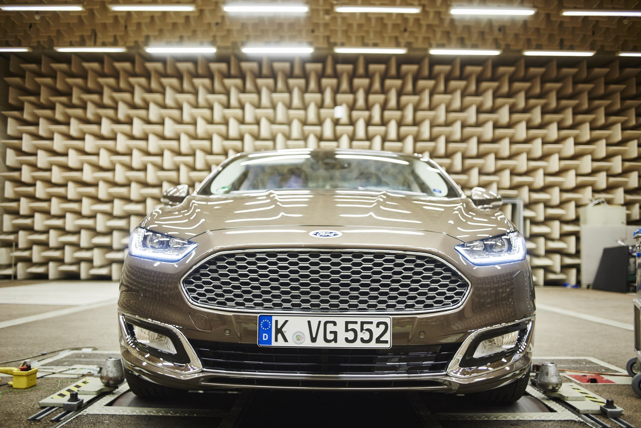 Vídeo: cómo se “afina” un Ford Mondeo Vignale Vídeo: cómo se “afina” un Ford Mondeo Vignale
