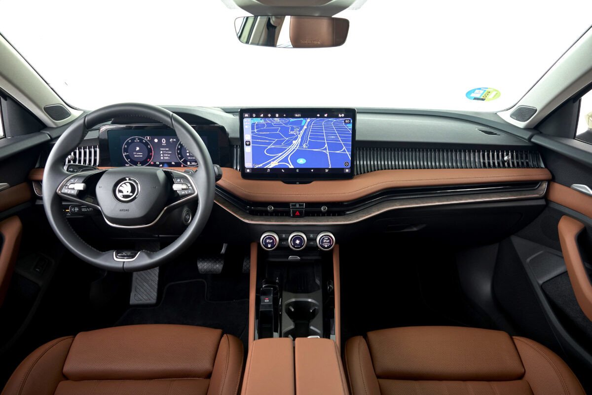 Prueba y opinión del Skoda Superb 2024: ideal para viajar en familia y mejor que un SUV