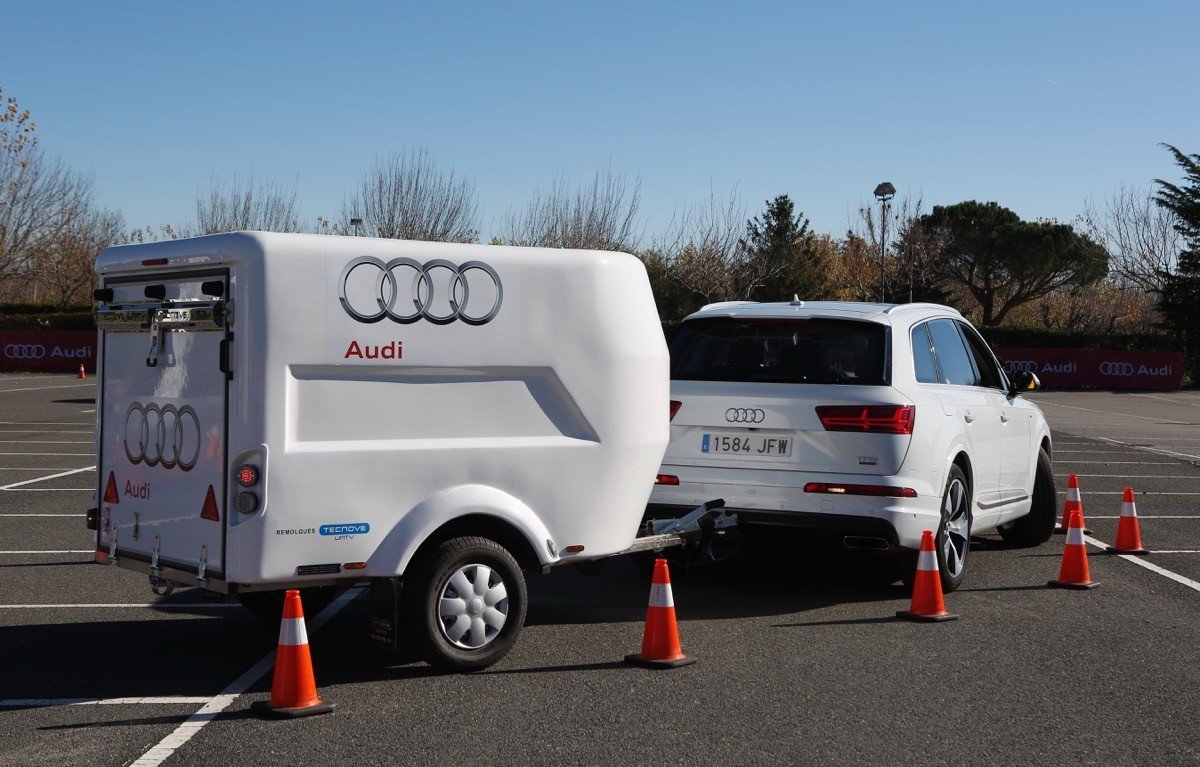 Probamos el asistente de remolque del nuevo Audi Q7