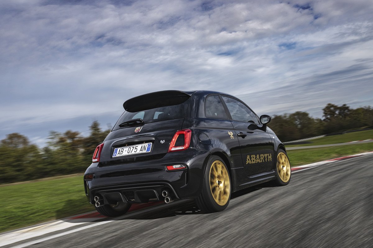 Abarth 695 75 anniversario