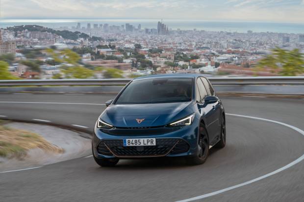CUPRA Born con e-boost ya a la venta: te contamos lo que le hace especial y su precio
