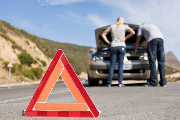 Los triángulos de emergencia dejan de ser obligatorios en los coches el 1 de julio