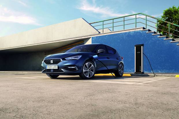 SEAT León e-HYBRID: el primer híbrido enchufable desde 34.000 euros
