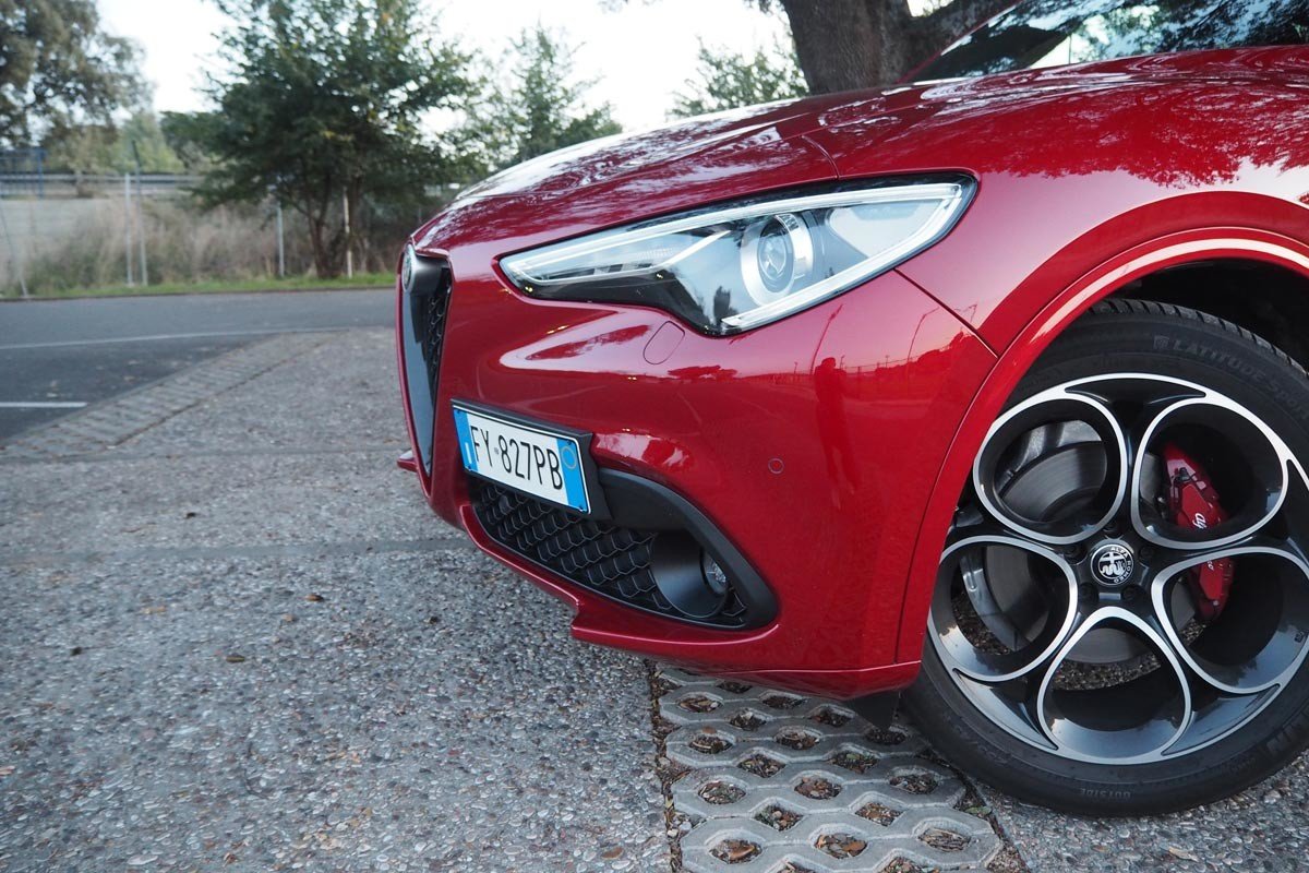 Comparativa y opinión del Alfa Romeo Stelvio Veloce: ¿es mejor el diésel o el gasolina?