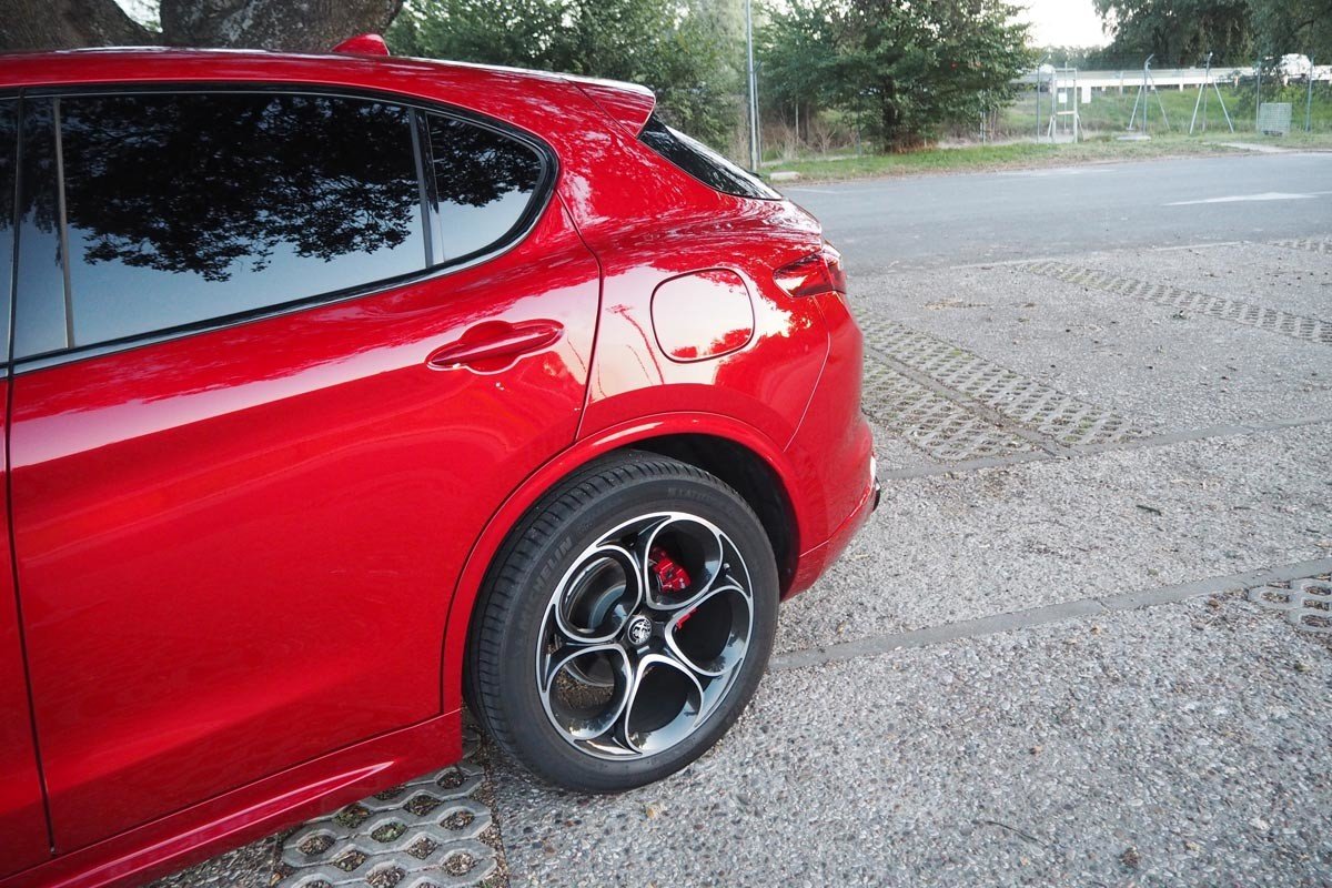 Comparativa y opinión del Alfa Romeo Stelvio Veloce: ¿es mejor el diésel o el gasolina?