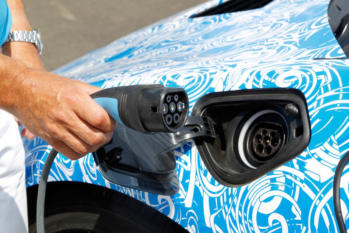 BMW i8, primeros datos oficiales del deportivo híbrido de BMW
