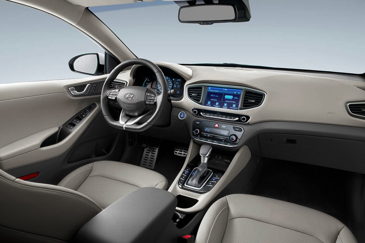 Se completa la trilogía: primera prueba del Hyundai Ioniq híbrido enchufable