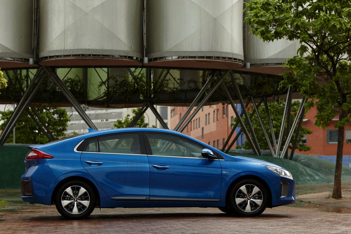 Se completa la trilogía: primera prueba del Hyundai Ioniq híbrido enchufable