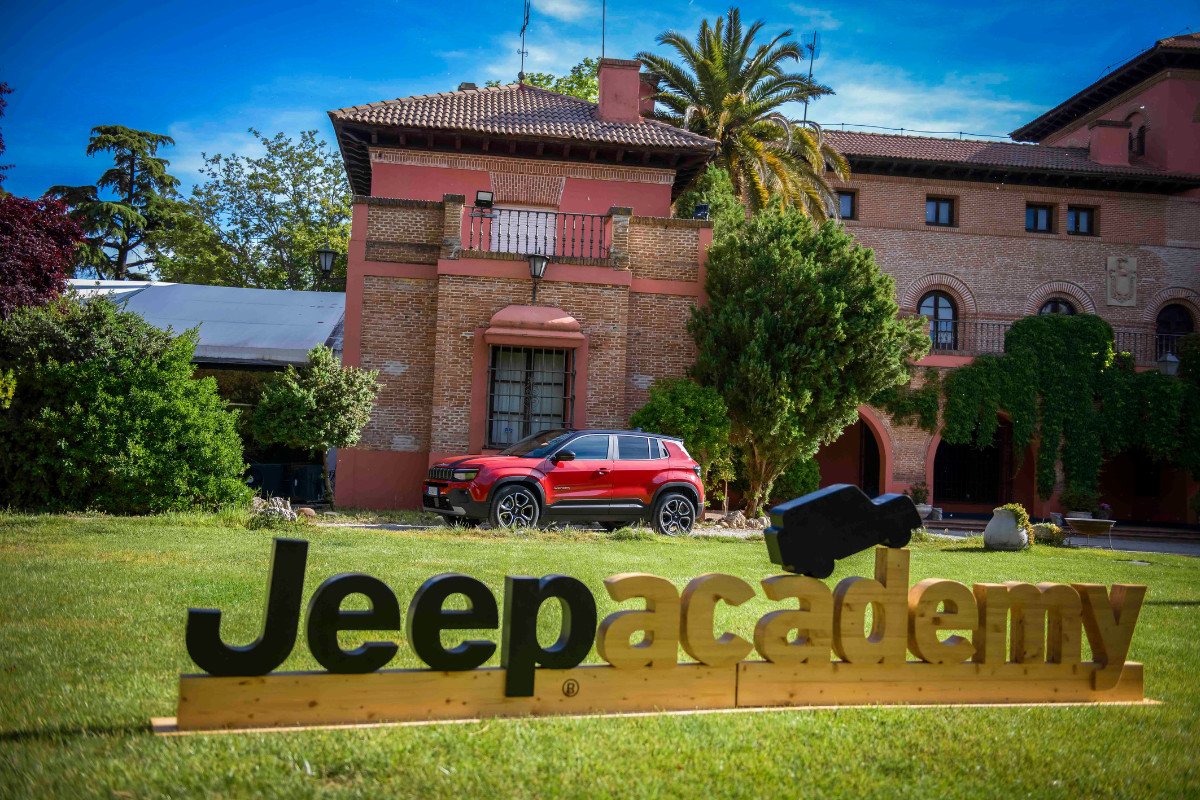 Jeep Avenger e-hybrid 2024