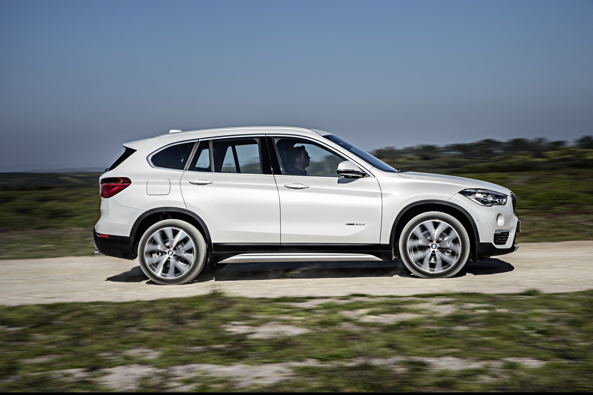 Presentación y primera prueba del nuevo BMW X1: más SUV desde 30.950 euros