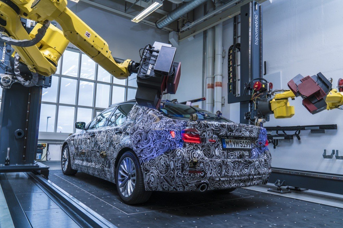 BMW deja ver las primeras imágenes del nuevo BMW Serie 5 2017