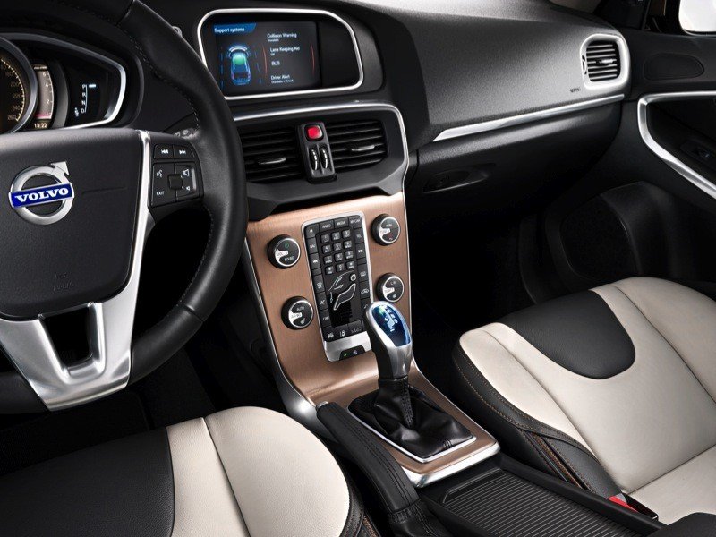 Volvo V40 Cross Country: el V40 se viste de SUV