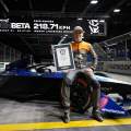 Un Fórmula E bate el récord Guinness de velocidad máxima bajo cubierta