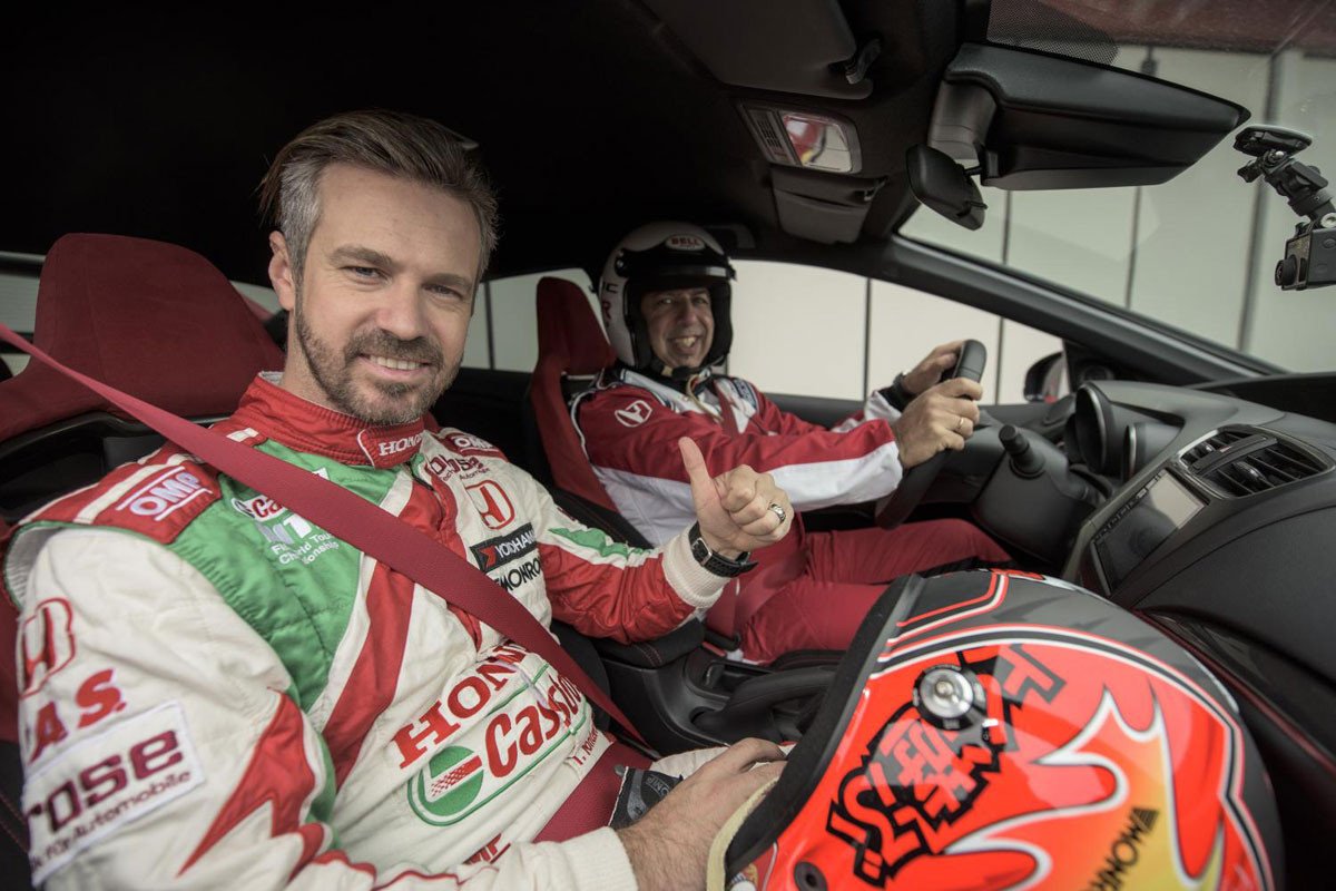 Vídeo: carrera entre un Civic Type-R, Civic WTCC y una Honda MotoGP