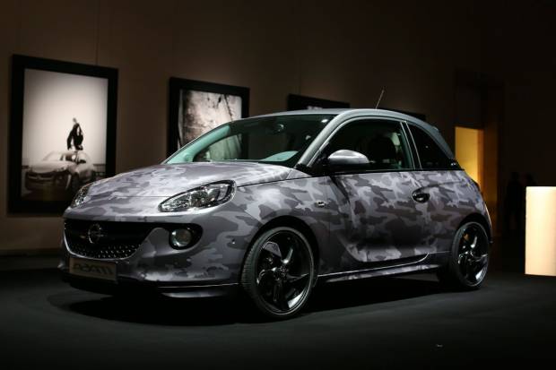 El Opel Adam de Bryan Adams se exhibe en Munich
