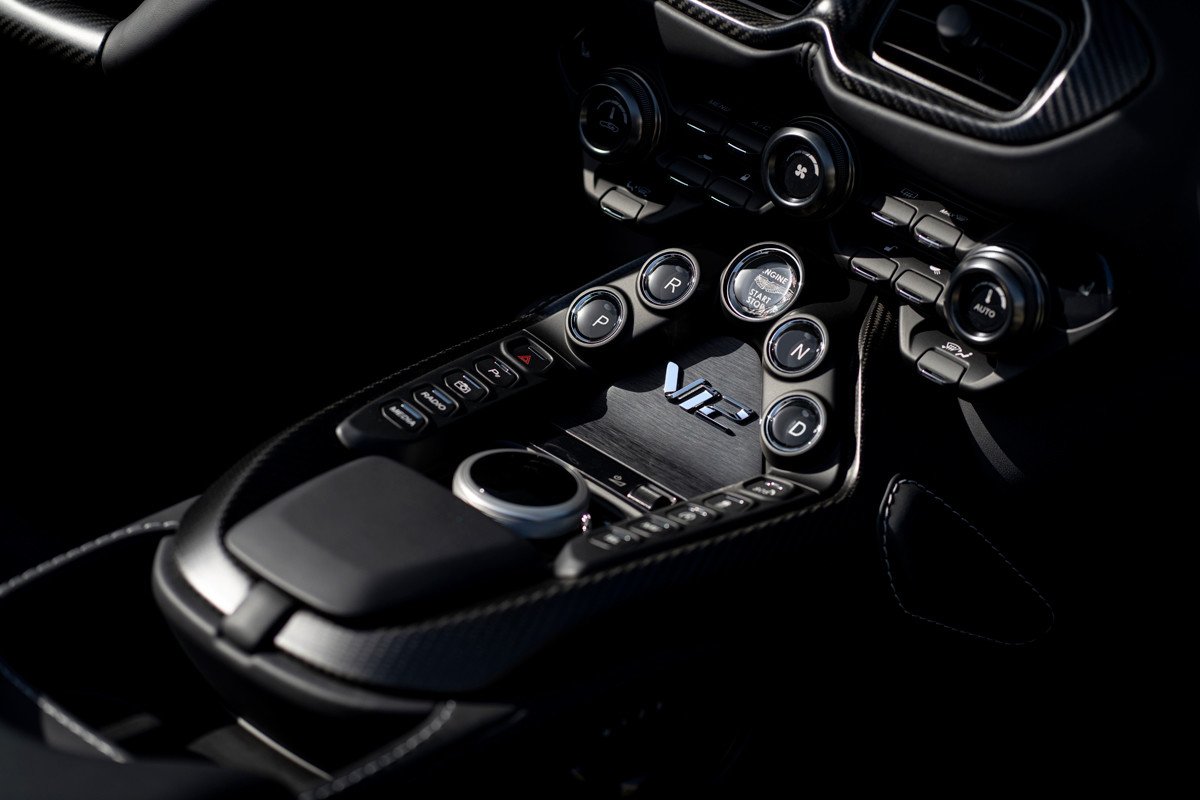 Nuevo Aston Martin V12 Vantage Roadster: 249 unidades a cielo descubierto