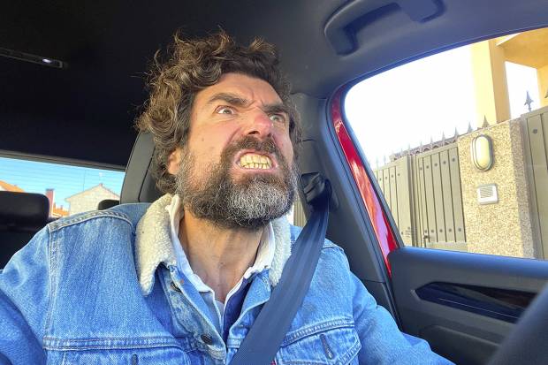 Impactos y consecuencias de la agresividad en el consumo y deterioro del coche