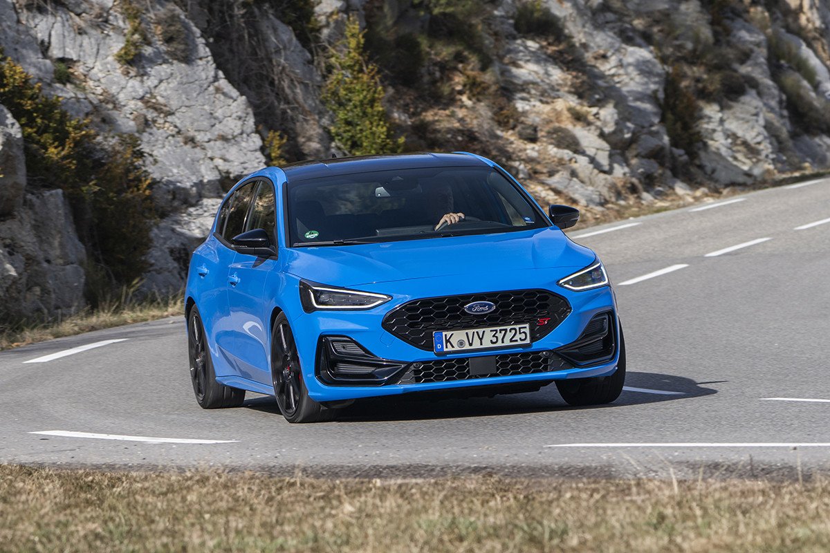 Ford Focus ST Edition_2024_curva