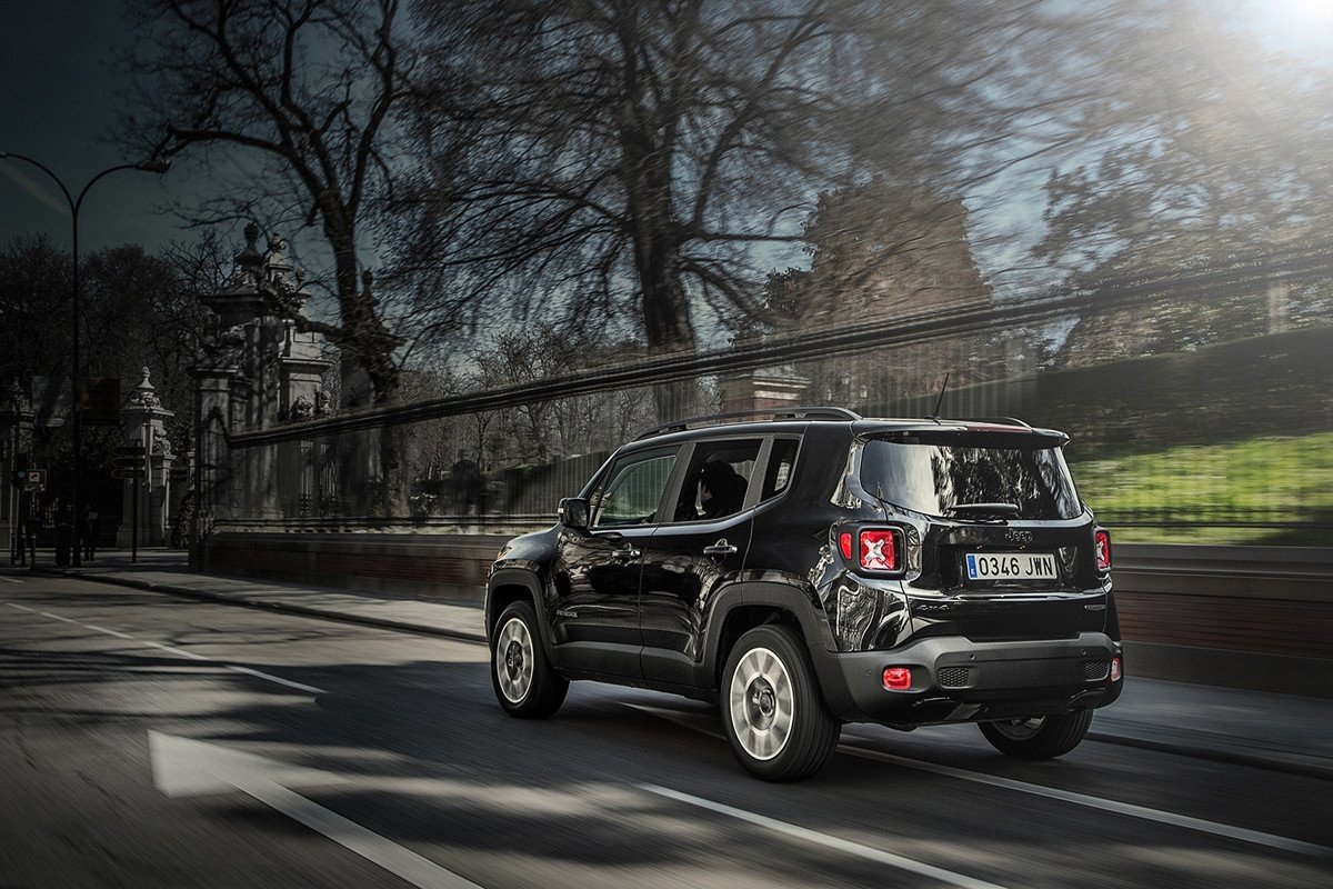 El Jeep Renegade estrena dos nuevas versiones: Night Eagle II y Deserthawk