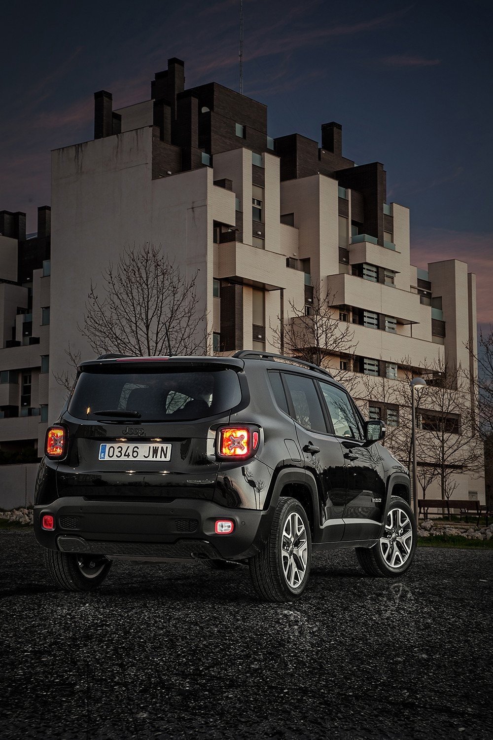 El Jeep Renegade estrena dos nuevas versiones: Night Eagle II y Deserthawk