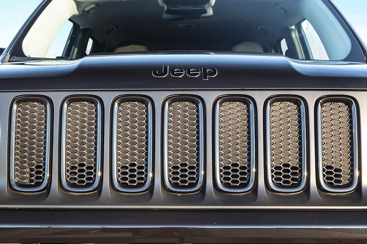 El Jeep Renegade estrena dos nuevas versiones: Night Eagle II y Deserthawk