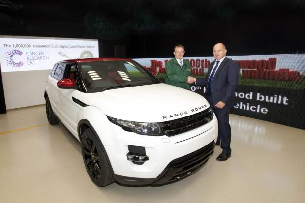 Sale el coche 1 millón de la fábrica Halewood de Jaguar Land Rover