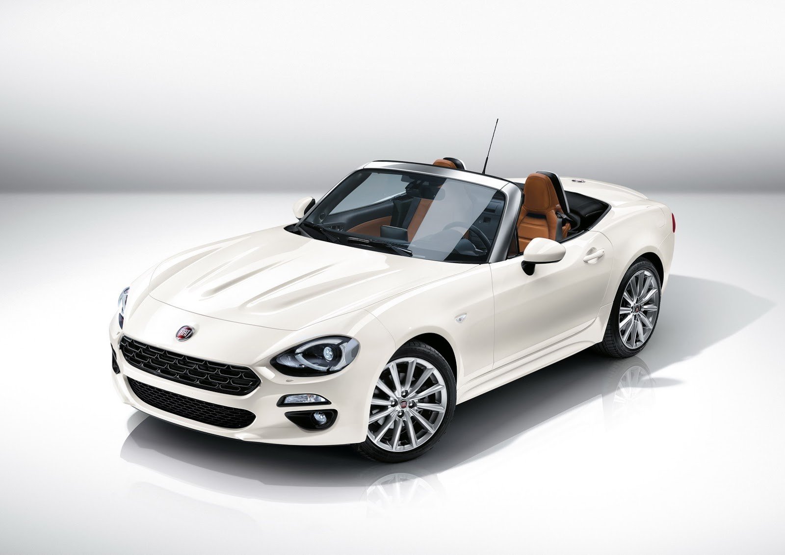Fiat 124 Spider, primeras fotografías y datos oficiales 